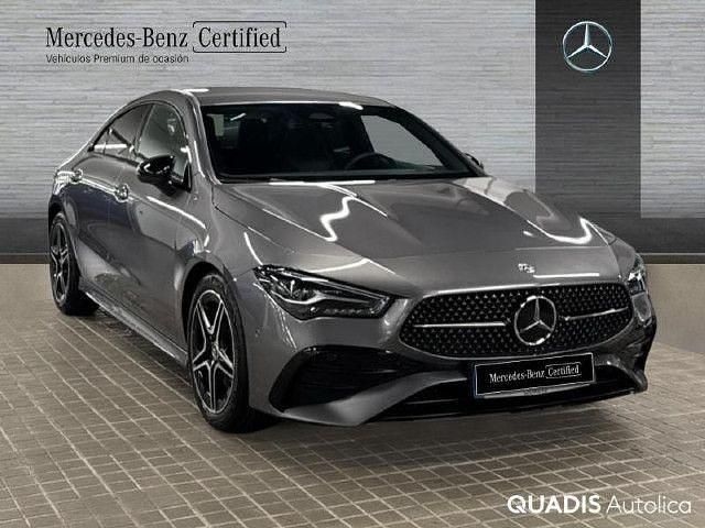 Usado Mercedes CLA200 AMG line 163 CV (119 kW) 2025 Gris montaña