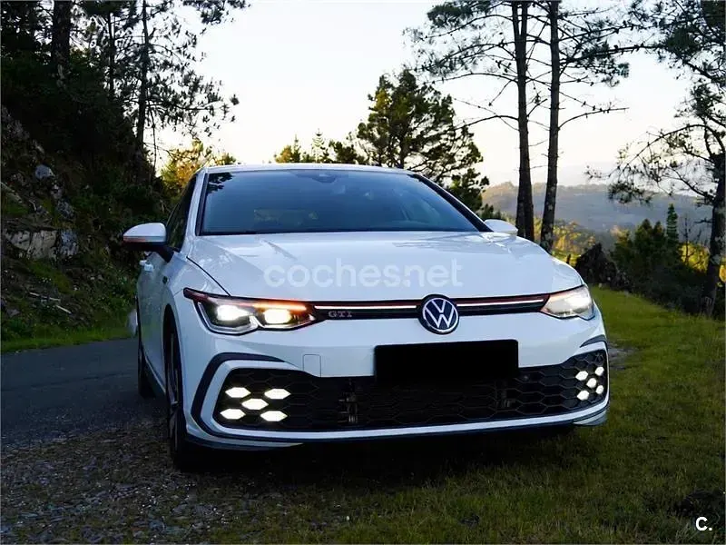 Usado VW Golf VIII GTI 245 CV (180 kW) 2021 Blanco Berlina