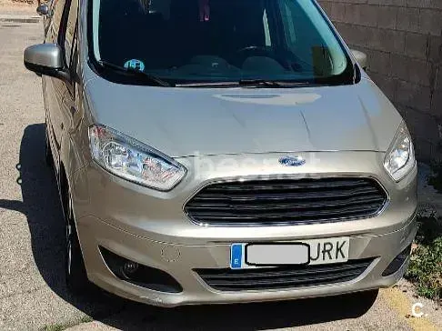 Usado Ford Tourneo Courier Titanium 95 CV (69 kW) 2016 Blanco Monovolumen