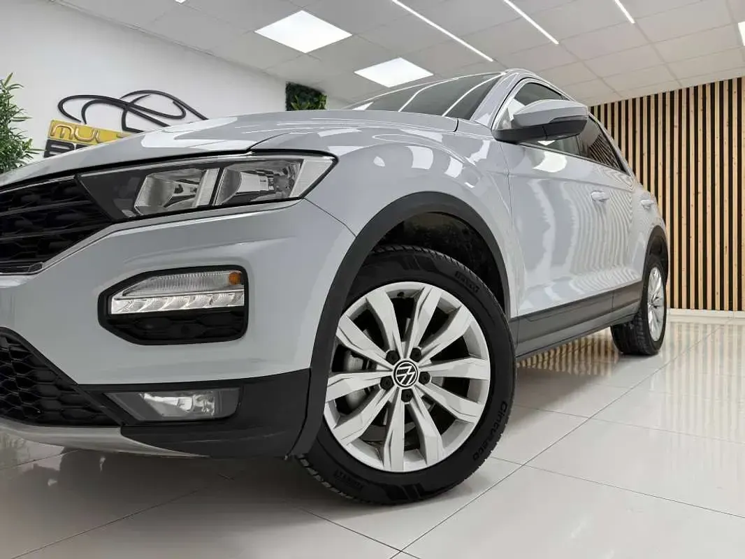 Usado VW T-Roc Advance 116 CV (85 kW) 2021 Plateado SUV