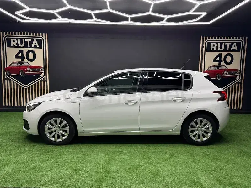 Usado Peugeot 308 Style 100 CV (73 kW) 2019 Blanco Berlina