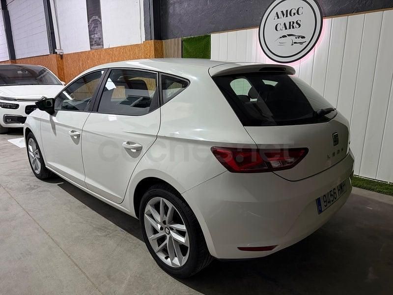 Usado Seat Leon Style 105 CV (77 kW) 2014 Blanco Berlina