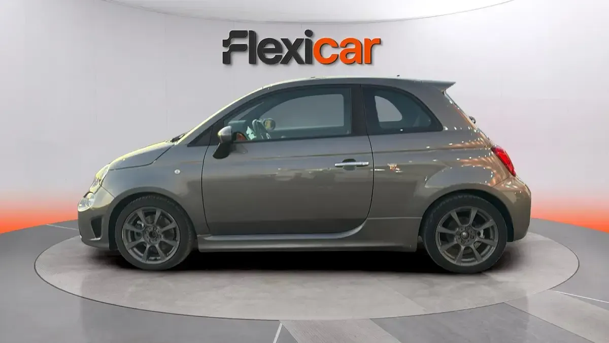 Usado Abarth 595 165 CV (121 kW) 2022 Gris Berlina