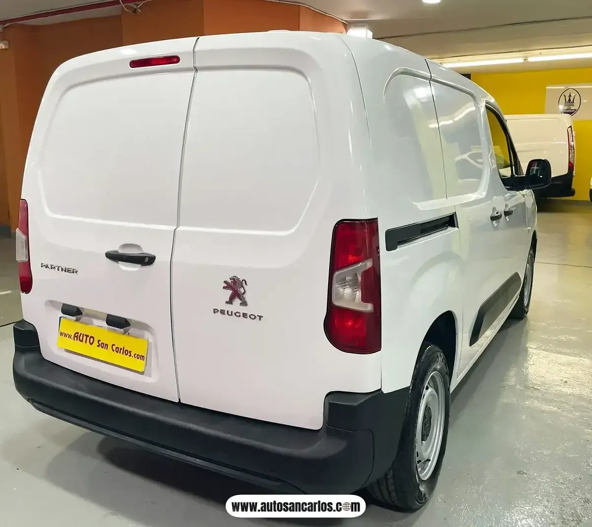 Usado Peugeot Partner 100 CV (73 kW) 2020 Blanco Monovolumen