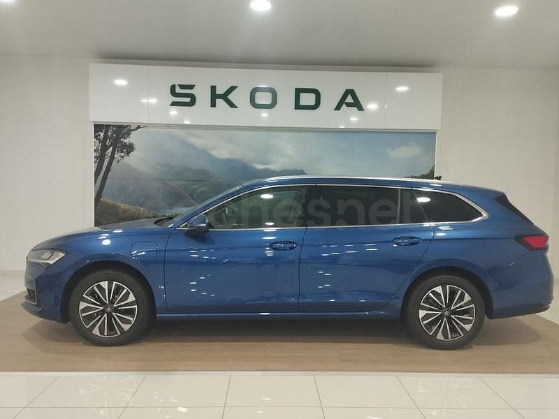 Nuevo Skoda Superb Selection 204 CV (150 kW) 2025 Azul Familiar