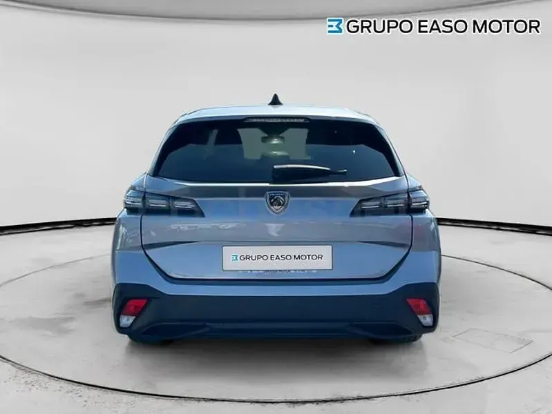 Usado Peugeot 308 130 CV (95 kW) 2022 Gris / plata Familiar