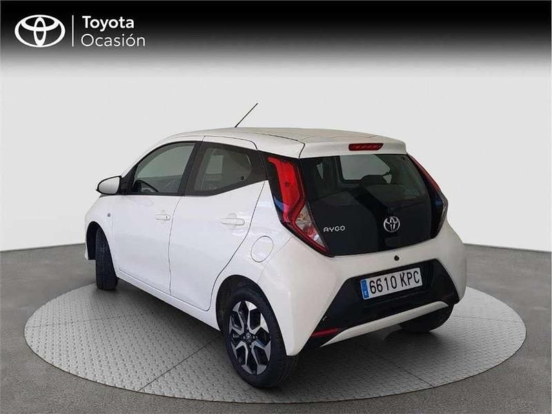 Usado Toyota Aygo X-play 72 CV (52 kW) 2018 Utilitario
