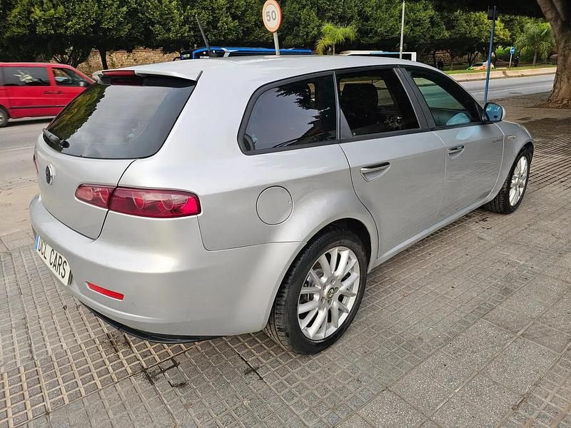 Usado Alfa Romeo 159 Distinctive 150 CV (110 kW) 2008 Gris Berlina