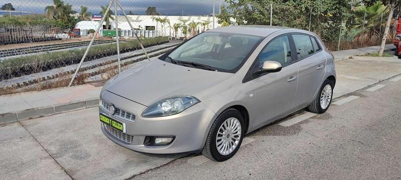 Usado Fiat Bravo Dynamic 105 CV (77 kW) 2010 Beige Utilitario