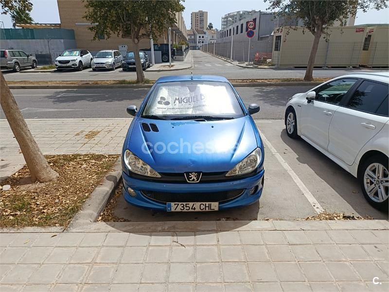 Usado Peugeot 206 Roland Garros 110 CV (80 kW) 2003 Azul Descapotable