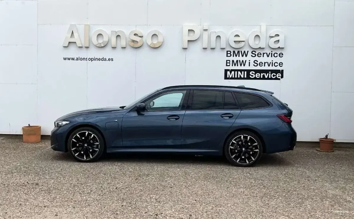 Usado BMW 330e M Sport 295 CV (216 kW) 2024 Azul Familiar
