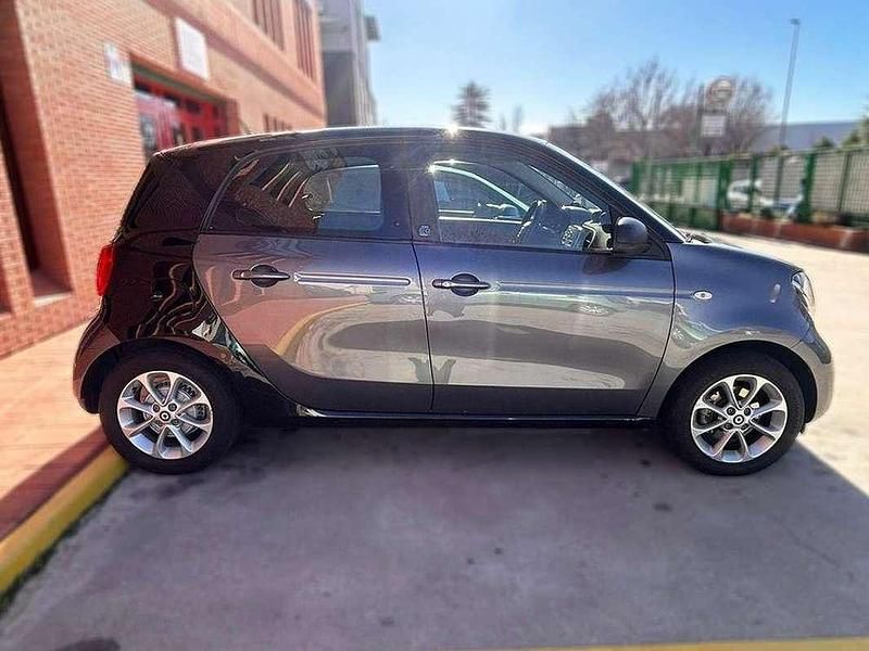 Usado Smart ForFour Electric Drive 60 kW (82 CV) 2020 Gris Utilitario