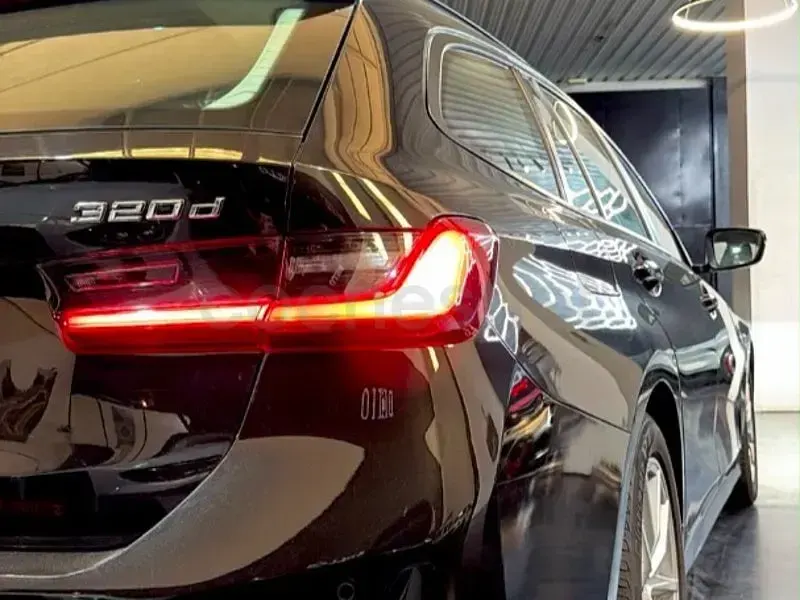 Usado BMW 320 Comfort Edition 190 CV (139 kW) 2020 Negro Familiar