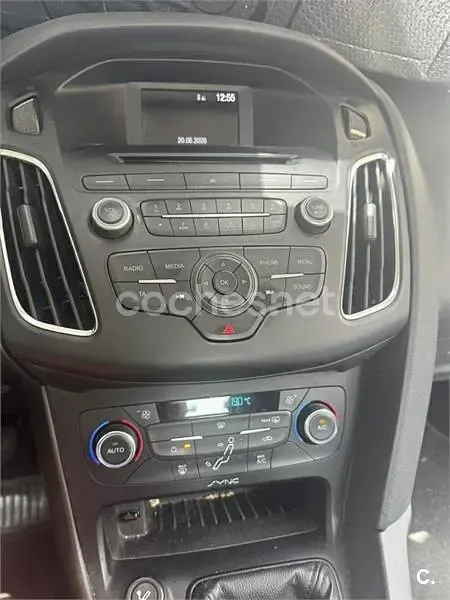 Usado Ford Focus Titanium 115 CV (84 kW) 2015 Gris / plata Berlina