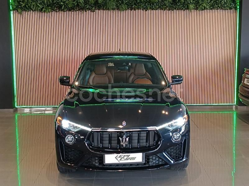 Usado Maserati Levante 350 CV (257 kW) 2019 Gris / plata SUV