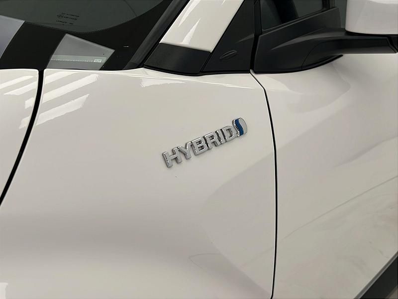 Usado Toyota C-HR Active 123 CV (90 kW) 2021 Blanco SUV