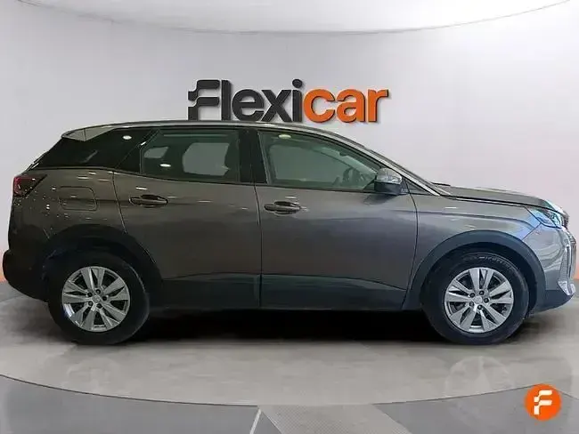 Usado Peugeot 3008 Active 130 CV (95 kW) 2021 Gris SUV