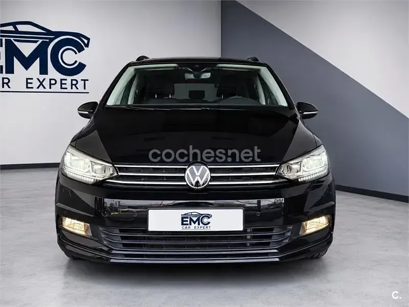 Usado VW Touran Advance 150 CV (110 kW) 2023 Negro Monovolumen