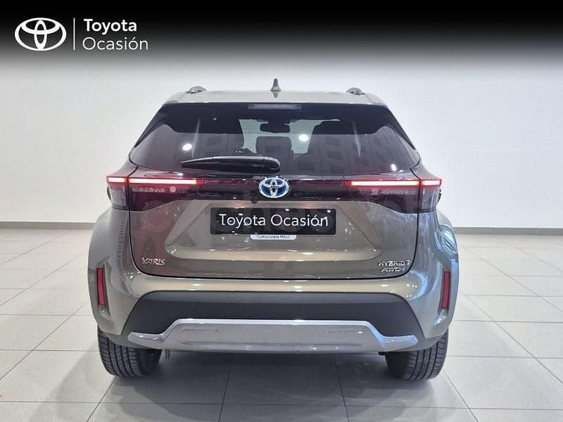 Usado Toyota Yaris Cross 116 CV (85 kW) 2024 Marrón SUV
