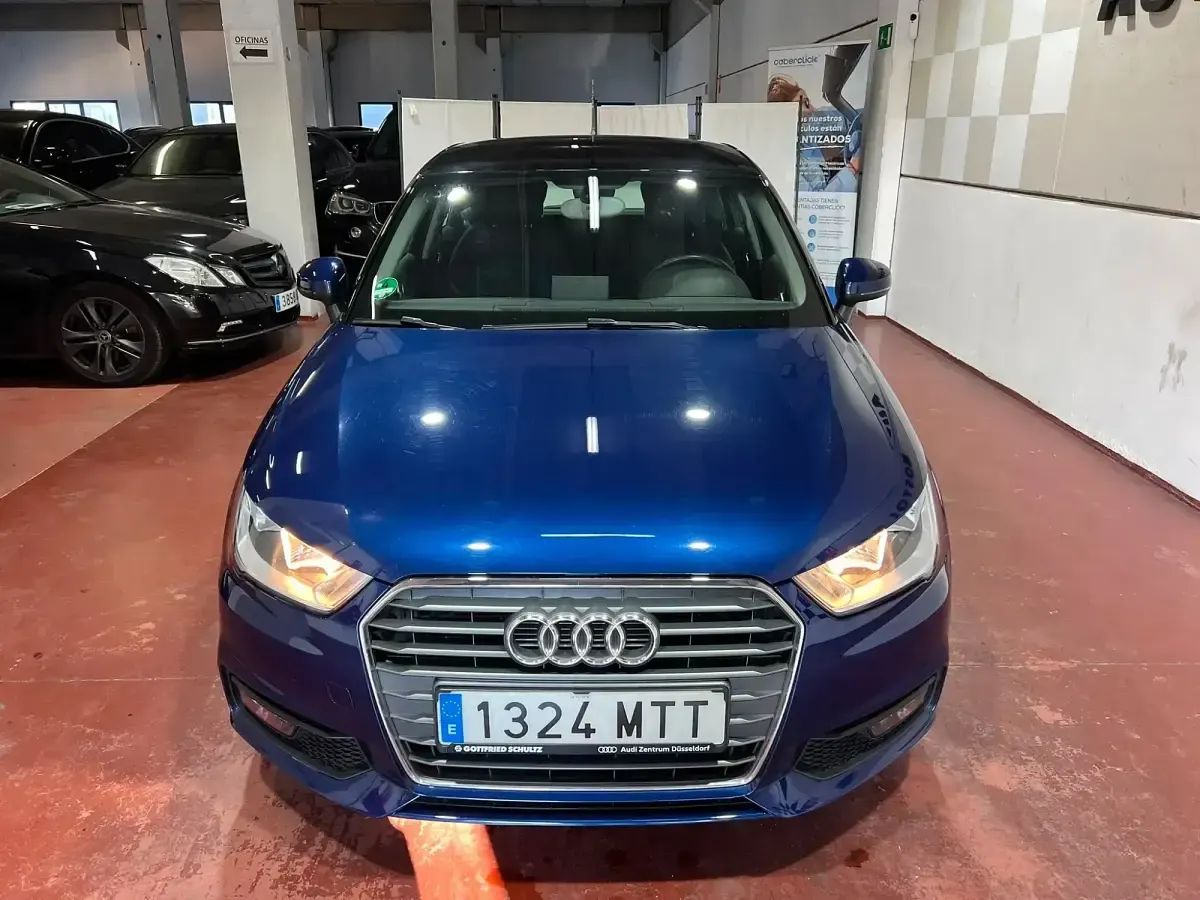 Usado Audi A1 Sportback Attraction 116 CV (85 kW) 2017 Azul Utilitario