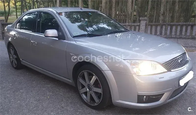 Usado Ford Mondeo Titanium X 155 CV (114 kW) 2005 Gris / plata Berlina