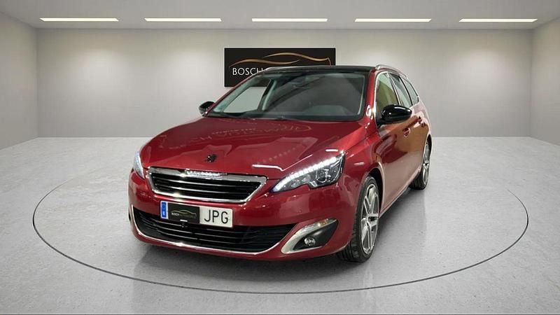 Rojo Usado 2016 Peugeot 308 Active Familiar | 9490 € (Precio justo) - Imagen 1/4