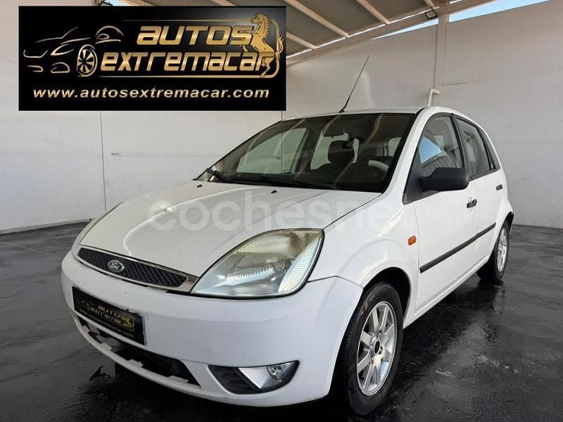 Blanco Usado 2003 Ford Fiesta Trend Utilitario | 1999 € (Precio justo) - Imagen 1/4