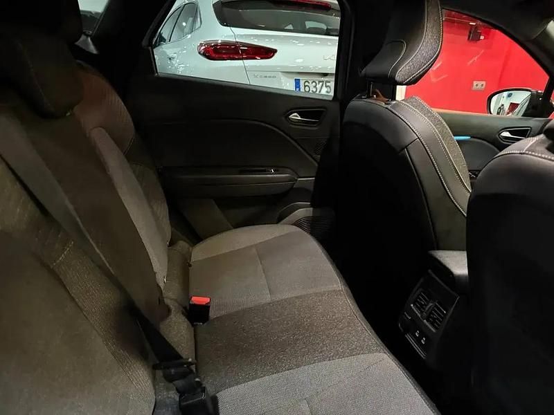 Usado Renault Captur Techno 91 CV (66 kW) 2024 Gris / plata SUV
