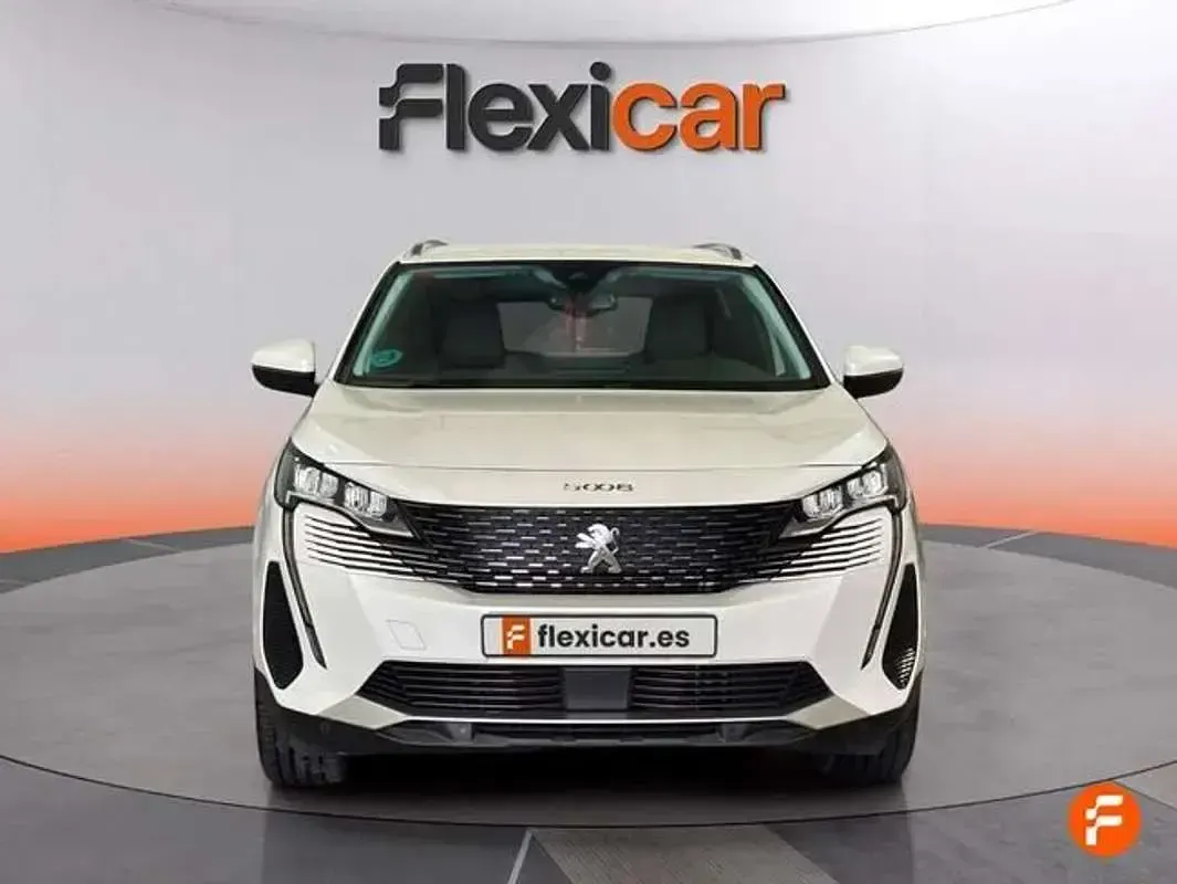 Usado Peugeot 5008 Allure 131 CV (96 kW) 2021 Blanco SUV