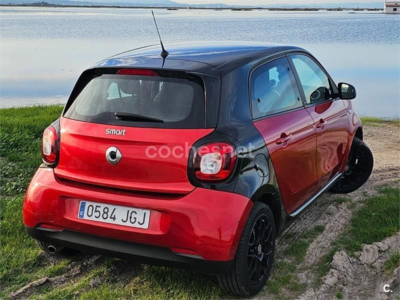 Usado Smart ForFour Passion 71 CV (52 kW) 2015 Rojo Utilitario