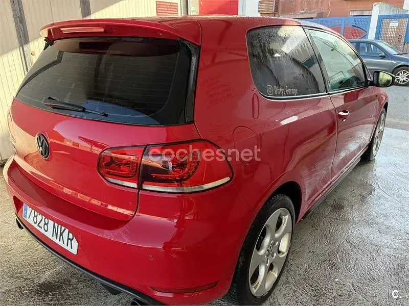Usado VW Golf VI GTI 210 CV (154 kW) 2011 Rojo Utilitario