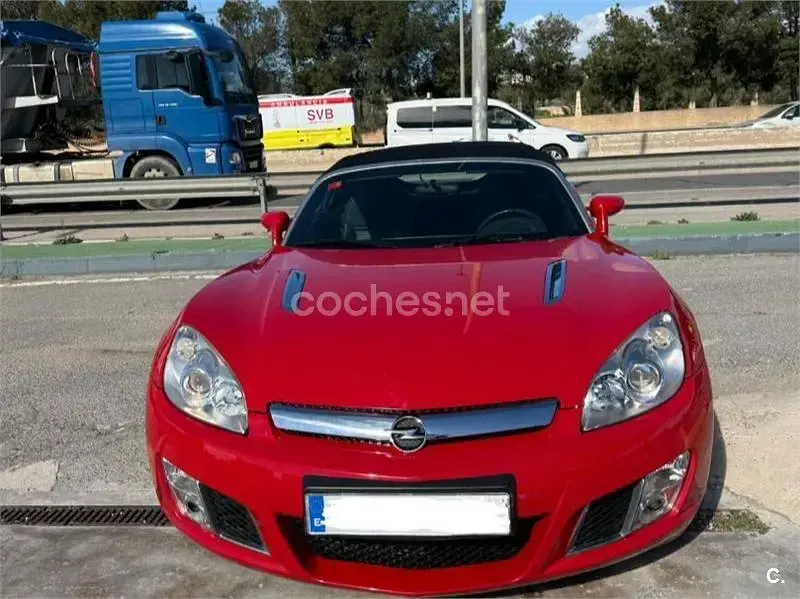 Usado Opel GT 264 CV (194 kW) 2007 Rojo Descapotable