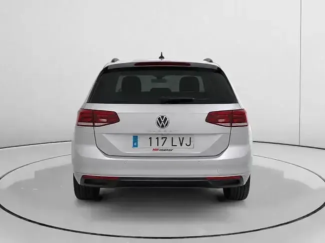 Usado VW Passat Executive 122 CV (89 kW) 2021 Gris Berlina