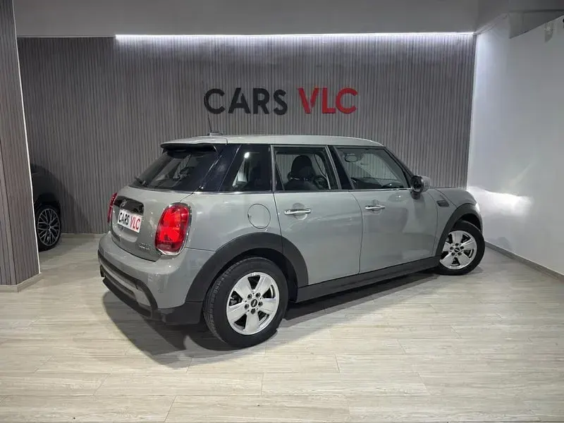 Usado Mini Cooper 136 CV (100 kW) 2023 Gris / plata Utilitario