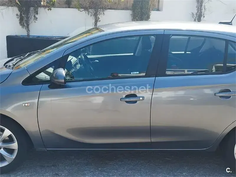 Usado Opel Corsa Selective 90 CV (66 kW) 2017 Gris / plata Utilitario