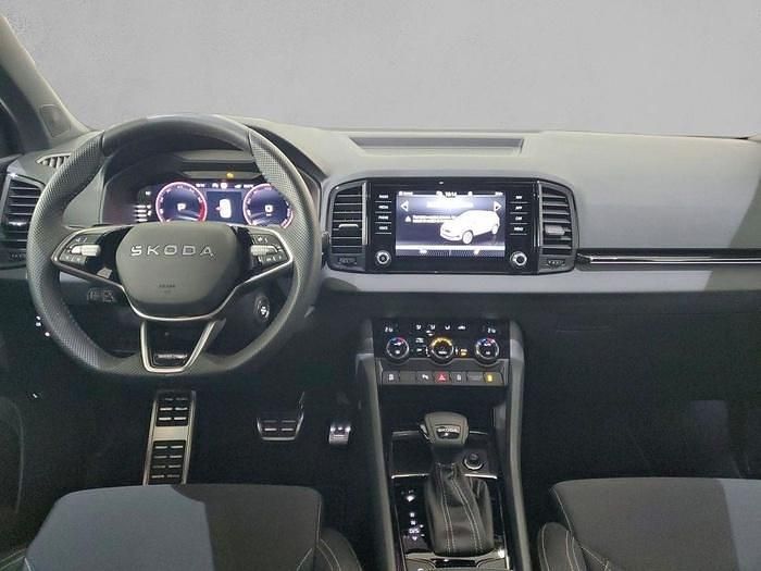 Usado Skoda Karoq SportLine 150 CV (110 kW) 2025 Rojo SUV