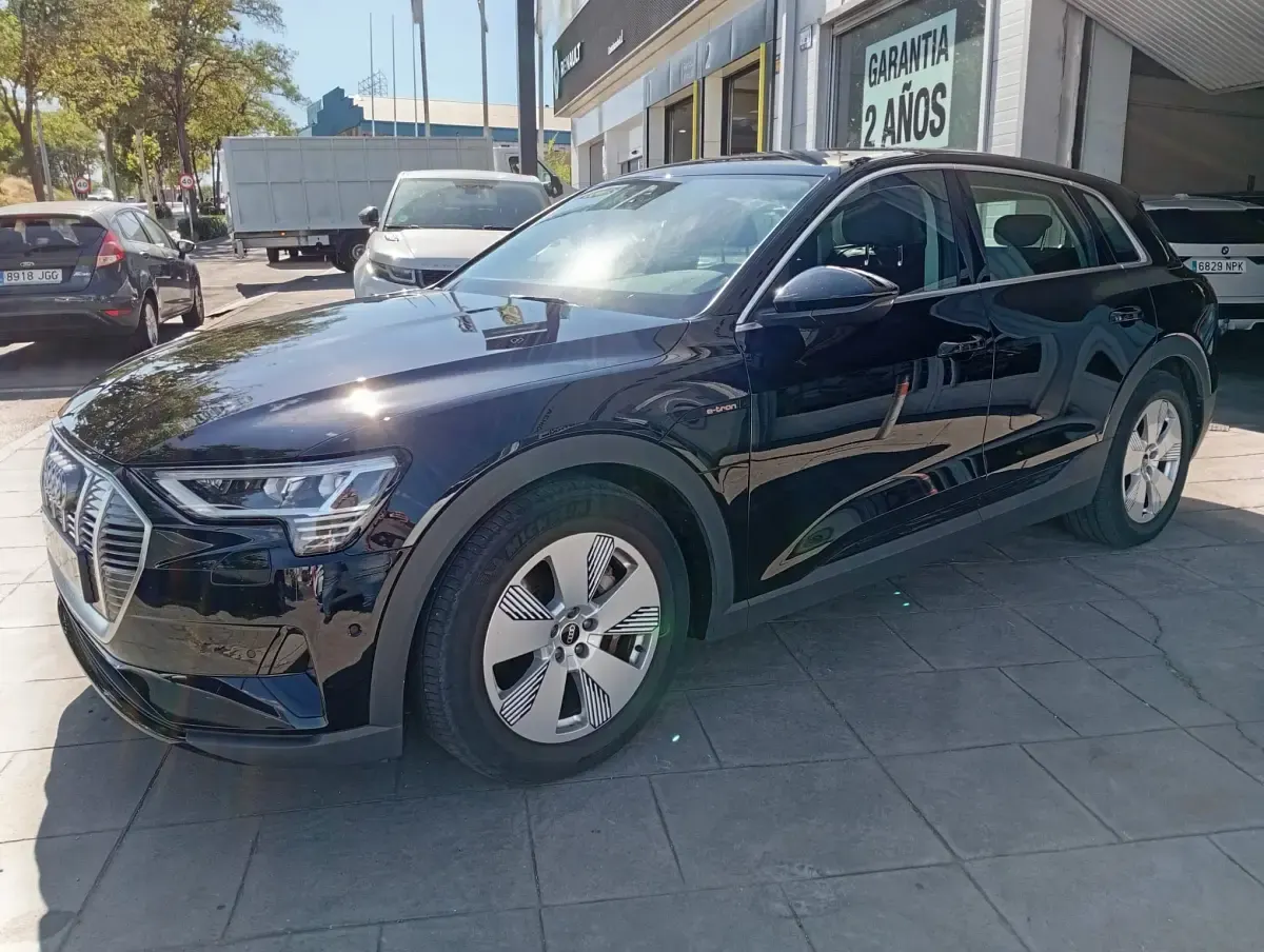 Usado Audi e-tron 300 kW (408 CV) 2020 Negro SUV