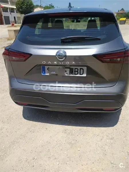Usado Nissan Qashqai Acenta 140 CV (102 kW) 2022 Gris / plata SUV