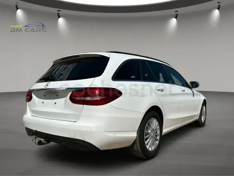 Usado Mercedes C200 Elegance 136 CV (100 kW) 2014 Blanco Familiar