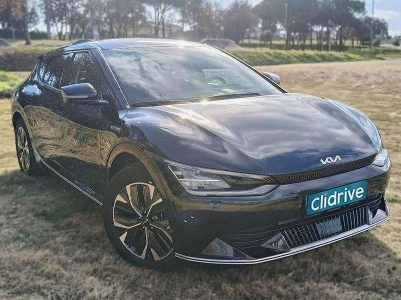 Usado Kia EV6 Air 167 kW (228 HP) 2023 Azul SUV