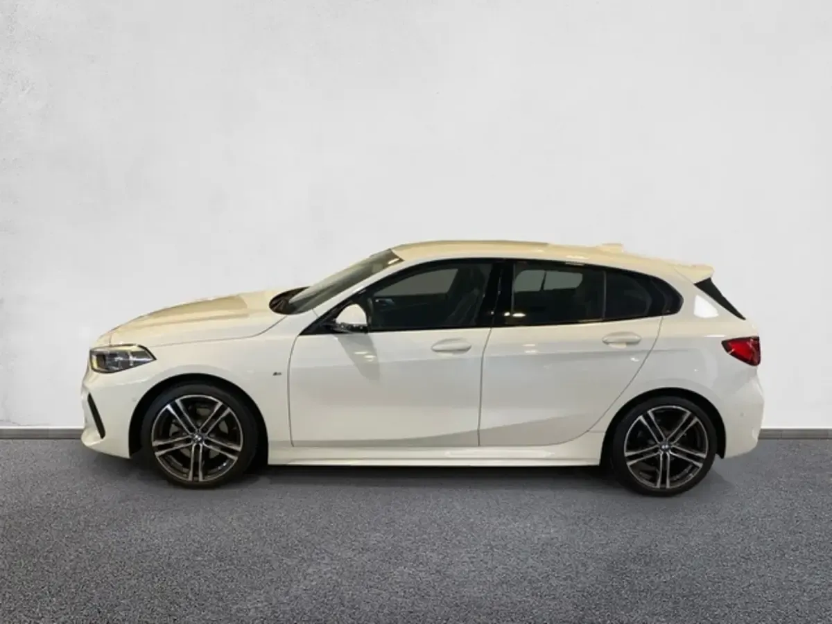 Usado BMW 116 Shadowline 116 CV (85 kW) 2022 Blanco Utilitario