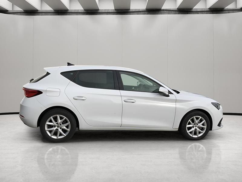 Usado Seat Leon Style 115 CV (84 kW) 2021 Blanco Utilitario