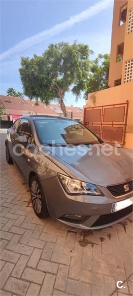 Usado Seat Ibiza SC CONNECT 90 CV (66 kW) 2016 Gris / plata Utilitario