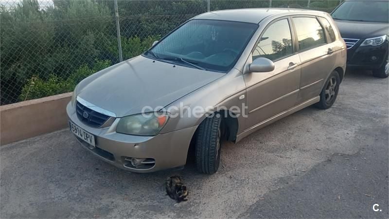 Naranja Usado 2005 Kia Cerato EX Berlina | 1000 € - Imagen 1/4
