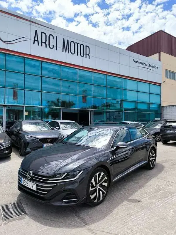 Usado VW Arteon R-line 200 CV (147 kW) 2022 Gris Familiar