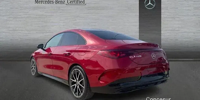 Nuevo Mercedes CLA220 190 CV (139 kW) 2026 Rojo Berlina
