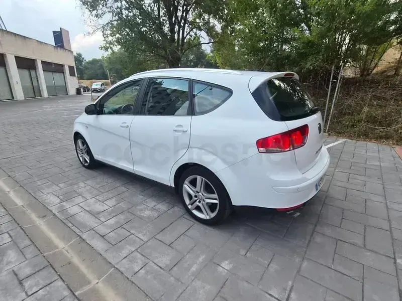 Usado Seat Altea XL Style 105 CV (77 kW) 2012 Blanco Monovolumen