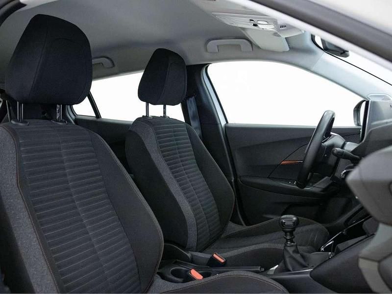 Usado Peugeot 2008 Active 101 CV (74 kW) 2023 Blanco SUV