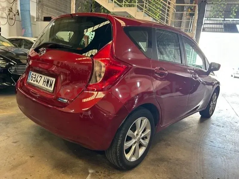 Usado Nissan Note Tekna 80 CV (58 kW) 2014 Granate Utilitario