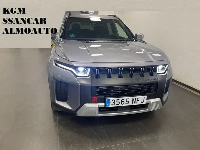 Usado KGM Torres 204 CV (150 kW) 2025 Gris / plata SUV
